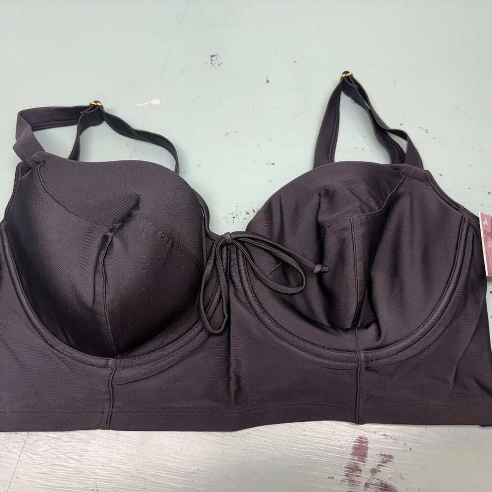 Smart & Sexy black Swim top Size 40D Preowned in excellent con